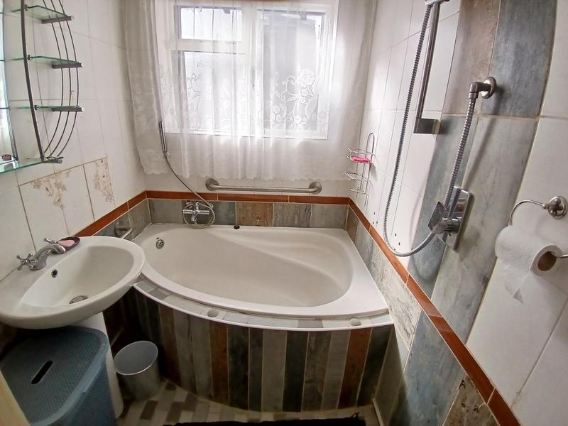 6 Bedroom Property for Sale in Stilbaai Wes Western Cape